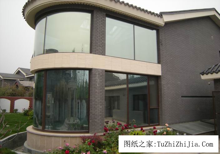 別墅該采用鋁合金窗還是玻璃幕墻？