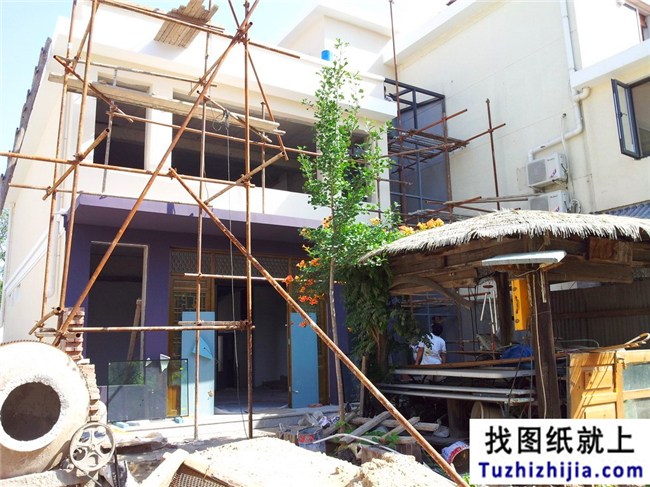 土豪金總的自建花園中式別墅直播。