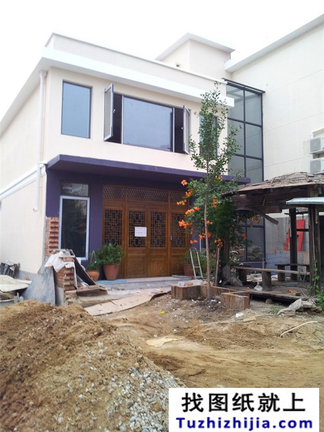 土豪金總的自建花園中式別墅直播。