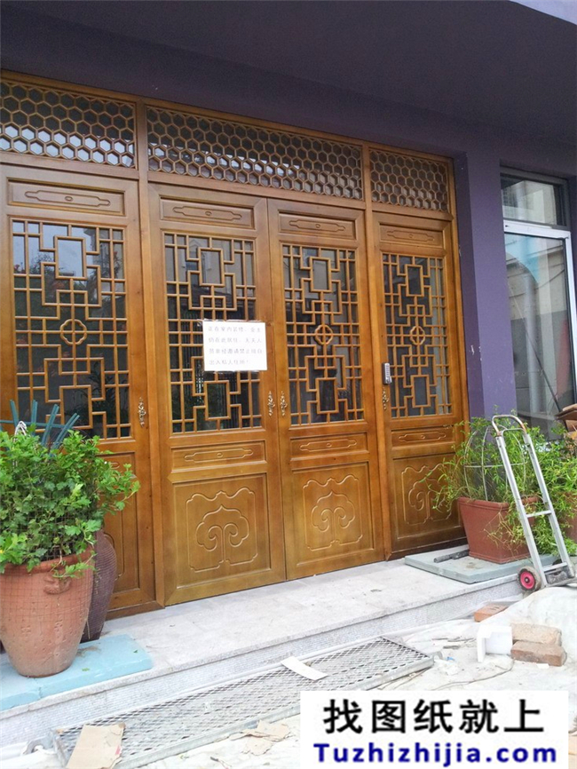 土豪金總的自建花園中式別墅直播。