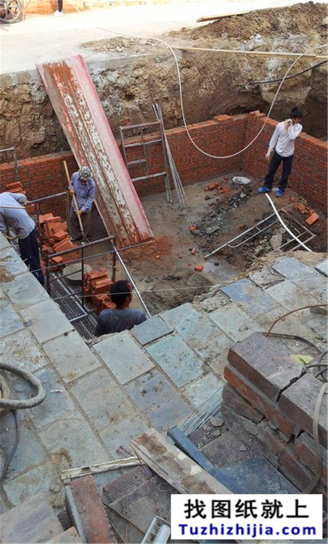 土豪金總的自建花園中式別墅直播。