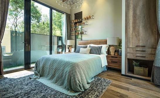 老同學(xué)請(qǐng)我們?nèi)オ?dú)棟小別墅房屋聚會(huì)，怎么感覺(jué)他是在炫富？