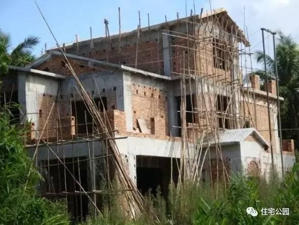 曬曬老爸為我準備的婚房，30萬建的別墅房屋怎么樣？