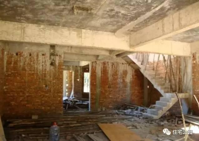 曬曬老爸為我準備的婚房，30萬建的別墅房屋怎么樣？