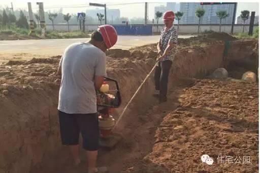 基礎(chǔ)牢，房不搖的中式別墅設(shè)計(jì)，回填土方時(shí)怎樣做才更牢固？