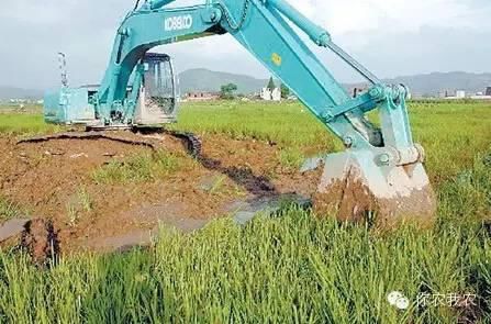 基礎(chǔ)牢，房不搖的中式別墅設(shè)計(jì)，回填土方時(shí)怎樣做才更牢固？