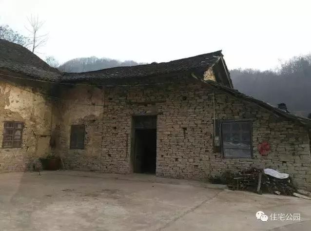 各省網(wǎng)友曬民居，10省特色別墅，哪省得第一？