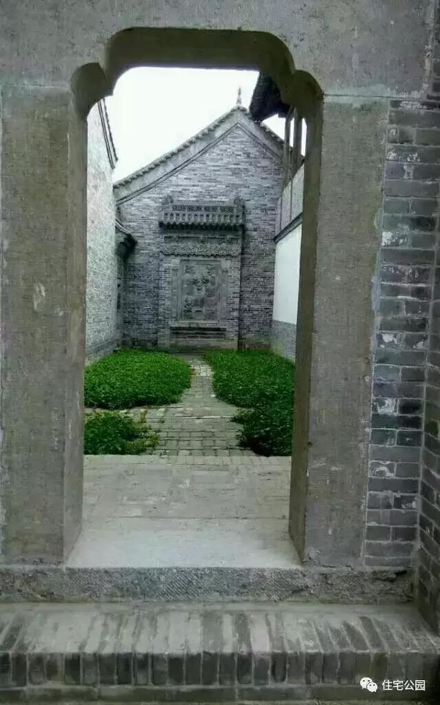 水泊梁山不僅有傳奇，也有特色民居