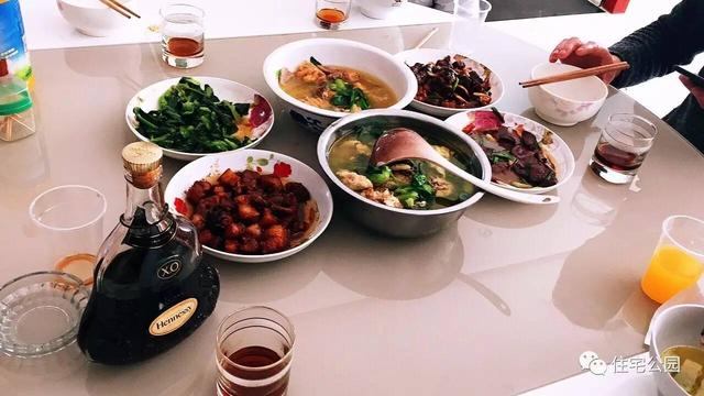 80后小伙千里歸家建新房，力求完美換掉施工隊，只是為了面子？