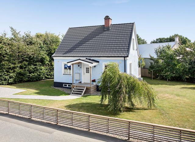 二畝院子建小房，木頭蓋房紅磚裝修，房主咋想的？