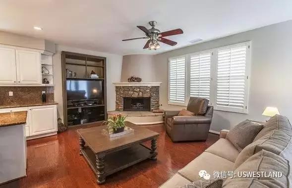 洛杉磯爾灣房源：獨(dú)棟別墅 宜居城市 滿分學(xué)區(qū) 著名社區(qū)99萬(wàn)！