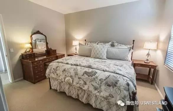 洛杉磯爾灣房源：獨(dú)棟別墅 宜居城市 滿分學(xué)區(qū) 著名社區(qū)99萬(wàn)！