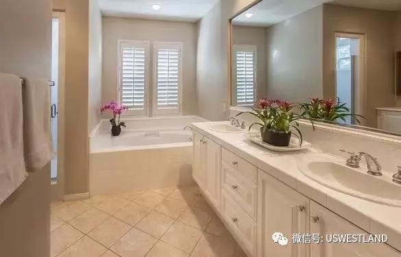 洛杉磯爾灣房源：獨(dú)棟別墅 宜居城市 滿分學(xué)區(qū) 著名社區(qū)99萬(wàn)！