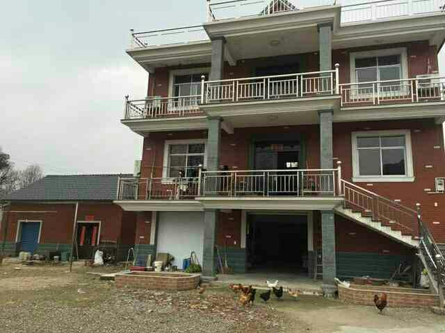 價(jià)值幾十萬的別墅就這樣空空的，你能看出背后的心酸嗎？