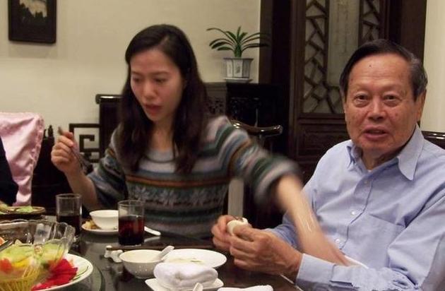 諾貝爾獎獲得者楊振寧院士，清華大學(xué)為他專門設(shè)計別墅一棟！