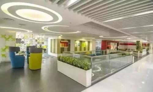 世界首富的豪宅有多奢華？每年的財(cái)產(chǎn)稅夠在中國(guó)任何地方買別墅！