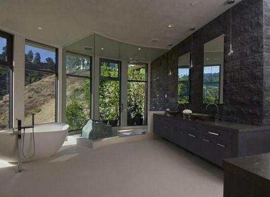 世界首富的豪宅有多奢華？每年的財(cái)產(chǎn)稅夠在中國(guó)任何地方買別墅！