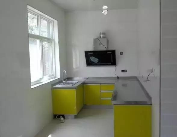 城市房?jī)r(jià)太貴，農(nóng)村小伙子把錢(qián)拿回鄉(xiāng)下蓋了一棟別墅！