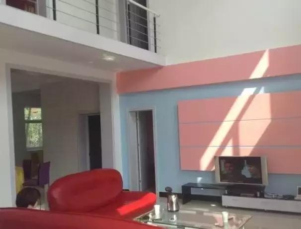 城市房?jī)r(jià)太貴，農(nóng)村小伙子把錢(qián)拿回鄉(xiāng)下蓋了一棟別墅！