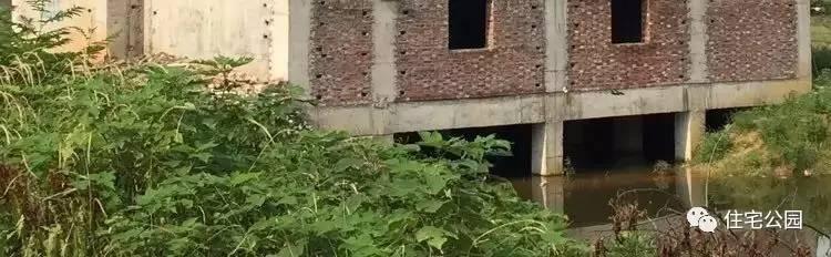 房子80萬，基礎(chǔ)15萬，跨渠建別墅就是這么任性！