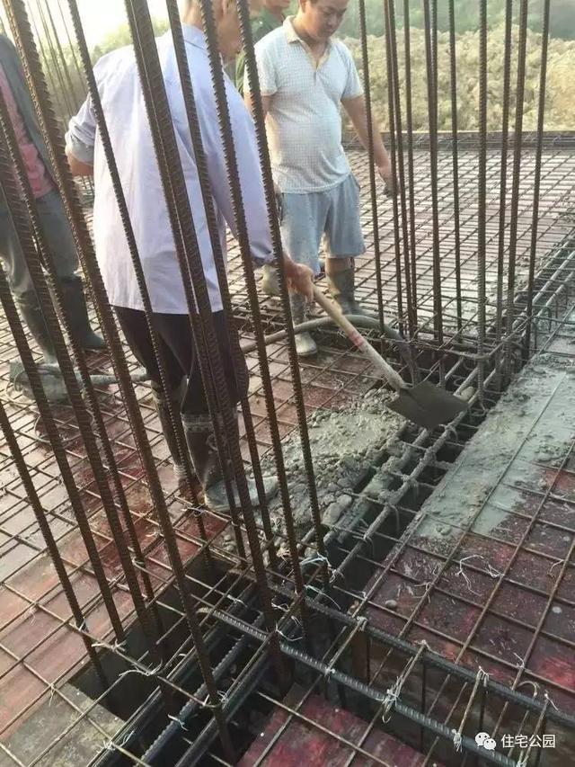 房子80萬，基礎(chǔ)15萬，跨渠建別墅就是這么任性！