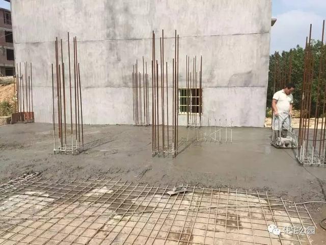 房子80萬，基礎(chǔ)15萬，跨渠建別墅就是這么任性！