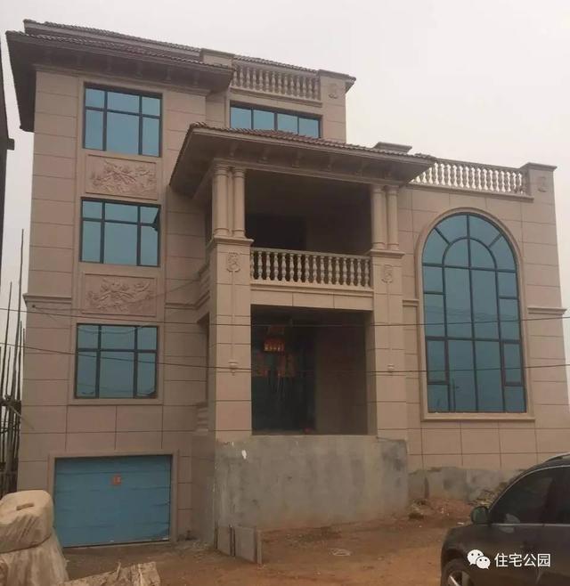 房子80萬，基礎(chǔ)15萬，跨渠建別墅就是這么任性！