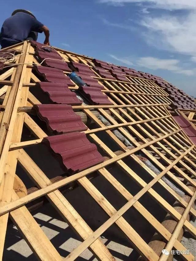 房子80萬，基礎(chǔ)15萬，跨渠建別墅就是這么任性！