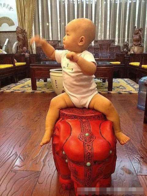 小岳岳都這么豪了? 曾經(jīng)的炸醬面館服務(wù)員現(xiàn)住在北京大別墅 沒白跟郭德綱