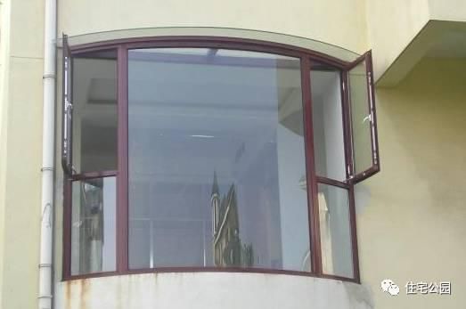 新房窗戶用塑鋼還是鋁合金好？千萬別被賣家忽悠了！