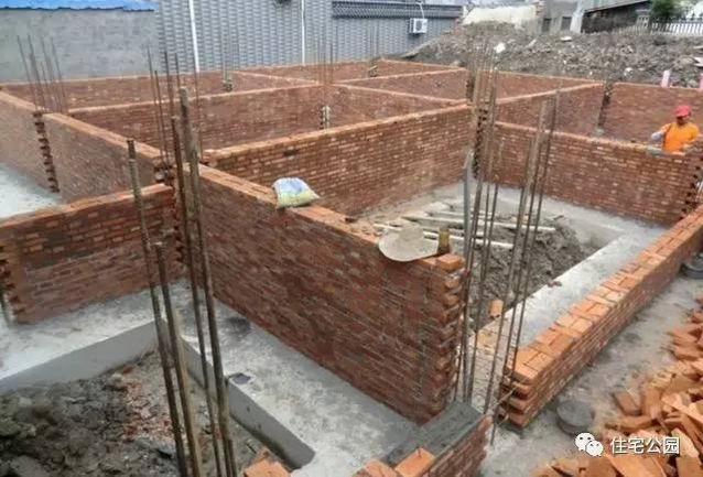 農(nóng)村小伙歷時半年自建40萬別墅，村里人看了都羨慕！