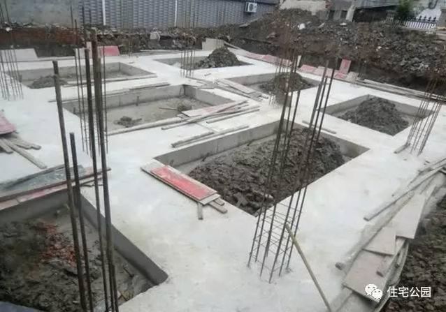 農(nóng)村小伙歷時半年自建40萬別墅，村里人看了都羨慕！