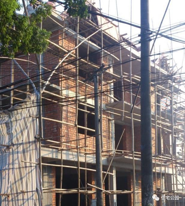 農(nóng)村小伙歷時半年自建40萬別墅，村里人看了都羨慕！