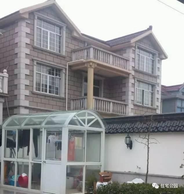 農(nóng)村小伙歷時半年自建40萬別墅，村里人看了都羨慕！