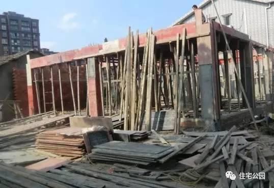 農(nóng)村小伙歷時半年自建40萬別墅，村里人看了都羨慕！