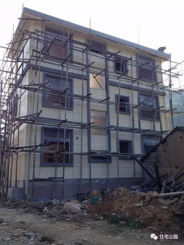 80后小伙30萬為父母建房養(yǎng)老，一不小心引潮流