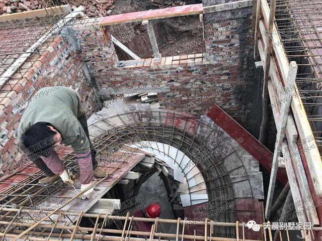 自從蓋了這套歐式別墅設計，親戚鄰居來的就勤了！