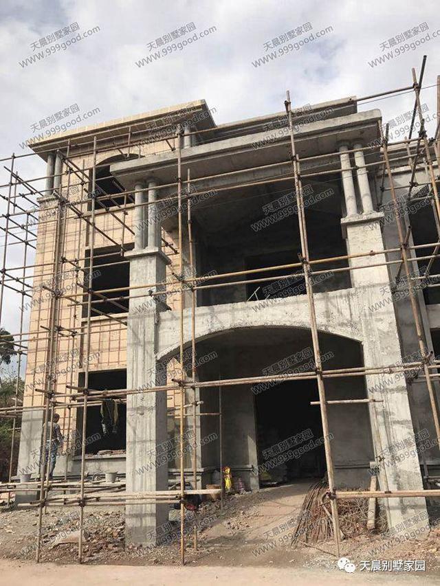 自從蓋了這套歐式別墅設計，親戚鄰居來的就勤了！