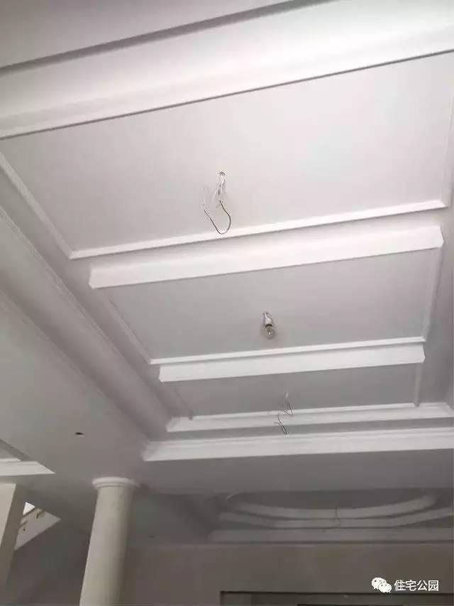 不顧家人阻攔硬是拆掉老宅，自建美式別墅，所有人都羨慕不已！