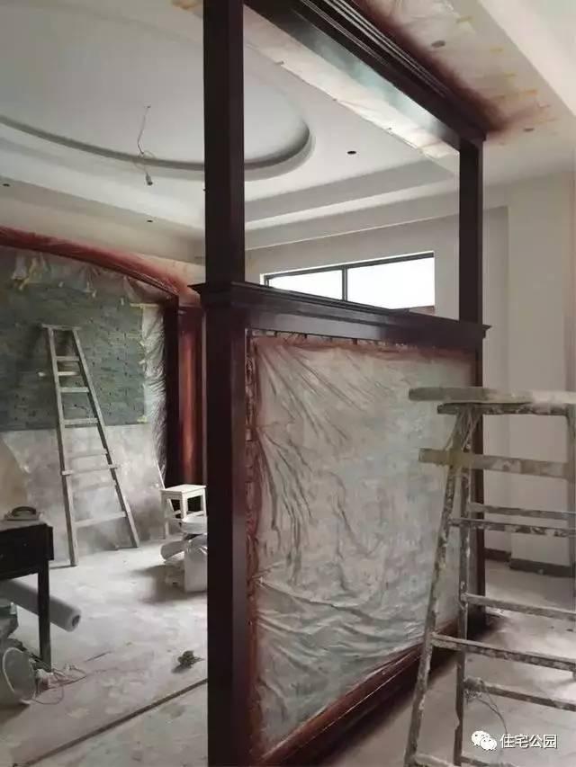 不顧家人阻攔硬是拆掉老宅，自建美式別墅，所有人都羨慕不已！