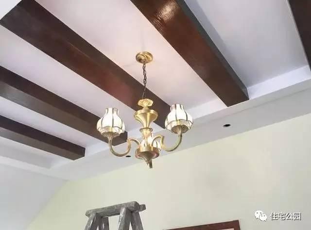 不顧家人阻攔硬是拆掉老宅，自建美式別墅，所有人都羨慕不已！