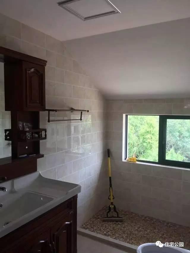 不顧家人阻攔硬是拆掉老宅，自建美式別墅，所有人都羨慕不已！