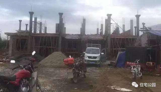 主體70萬自建三層雙拼框架別墅, 農(nóng)村施工隊一樣可以蓋出豪宅!