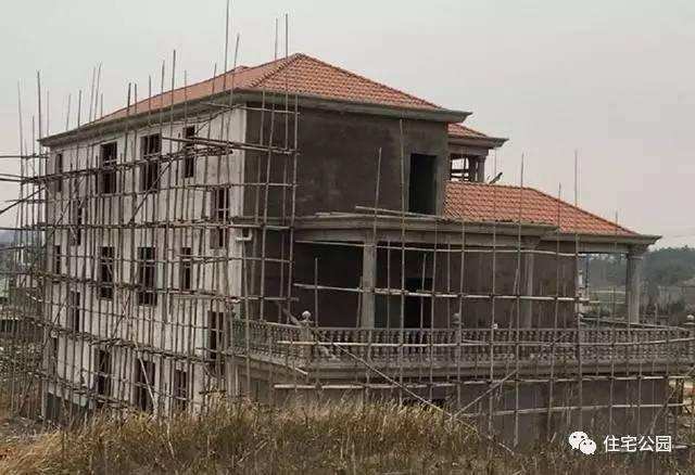 主體70萬自建三層雙拼框架別墅, 農(nóng)村施工隊一樣可以蓋出豪宅!