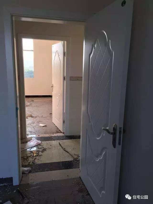 主體70萬自建三層雙拼框架別墅, 農(nóng)村施工隊一樣可以蓋出豪宅!