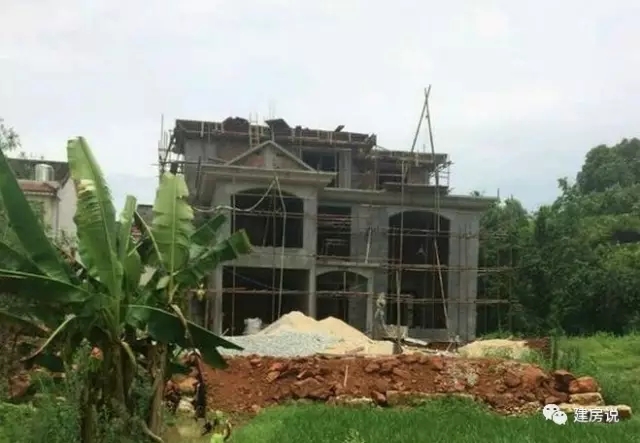 百萬自建三層農(nóng)村別墅設(shè)計方案，建成后是村里最好的！