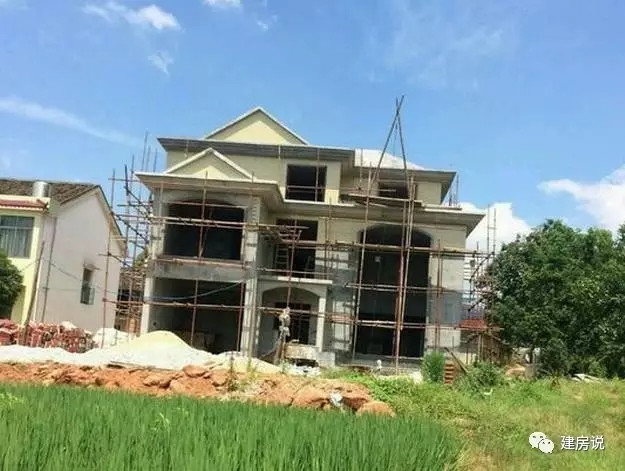 百萬自建三層農(nóng)村別墅設(shè)計方案，建成后是村里最好的！