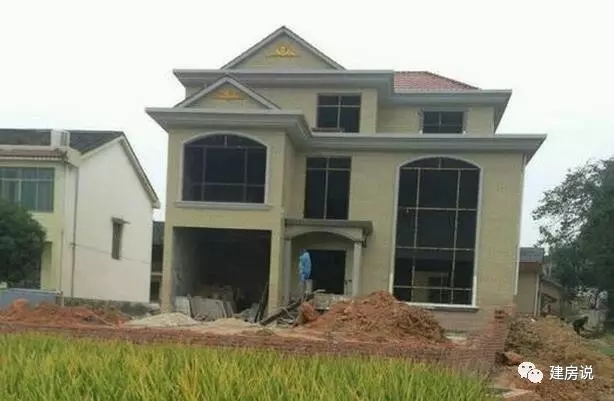 百萬自建三層農(nóng)村別墅設(shè)計方案，建成后是村里最好的！