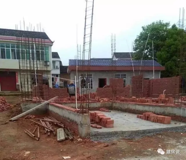 百萬自建三層農(nóng)村別墅設(shè)計方案，建成后是村里最好的！