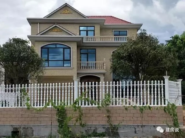 百萬自建三層農(nóng)村別墅設(shè)計方案，建成后是村里最好的！